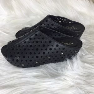 REFRESH Wedge Open Toe Heels Circle Cut-Outs